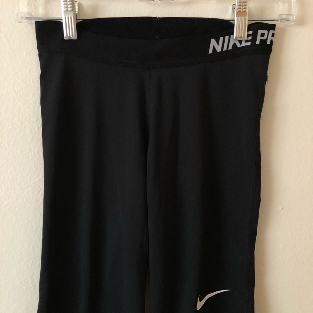 Nike Pro Dri-Fit Black Cropped Compression Tights - Picture 2 of 8